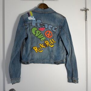 Gadzooks Peace Love Rock & Roll
Embroidered Jean Jacket Size Large- embroidery